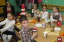 Śpiewanie kolęd i wigilie klasowe w dniu 21 XII 2012